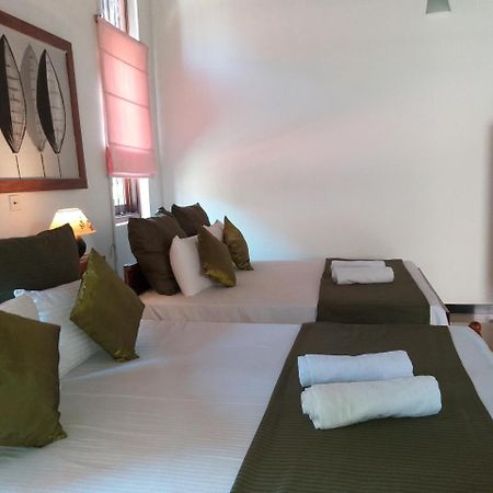 Cosy Nest Home Stay Негомбо Екстериор снимка