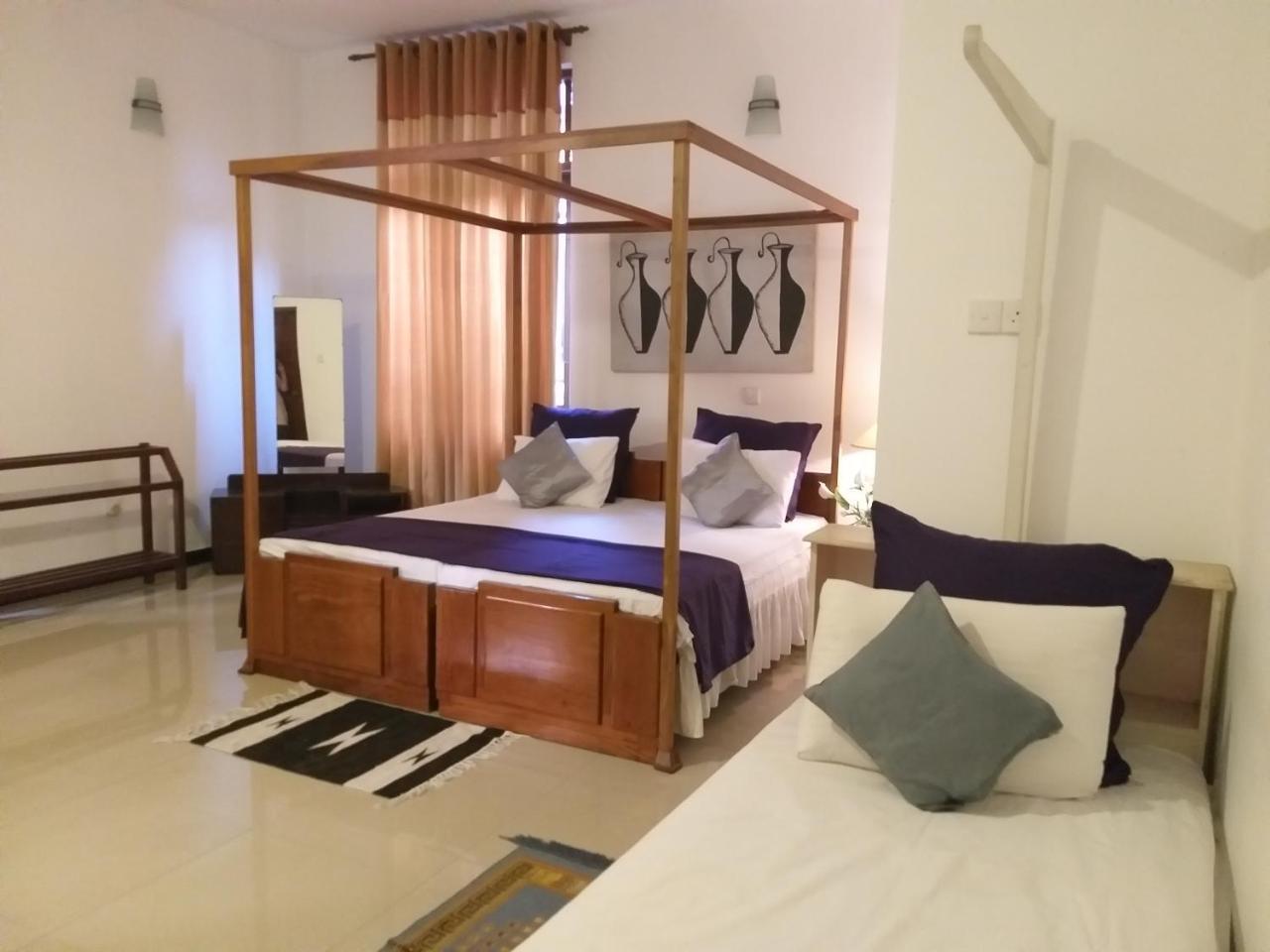 Cosy Nest Home Stay Негомбо Екстериор снимка