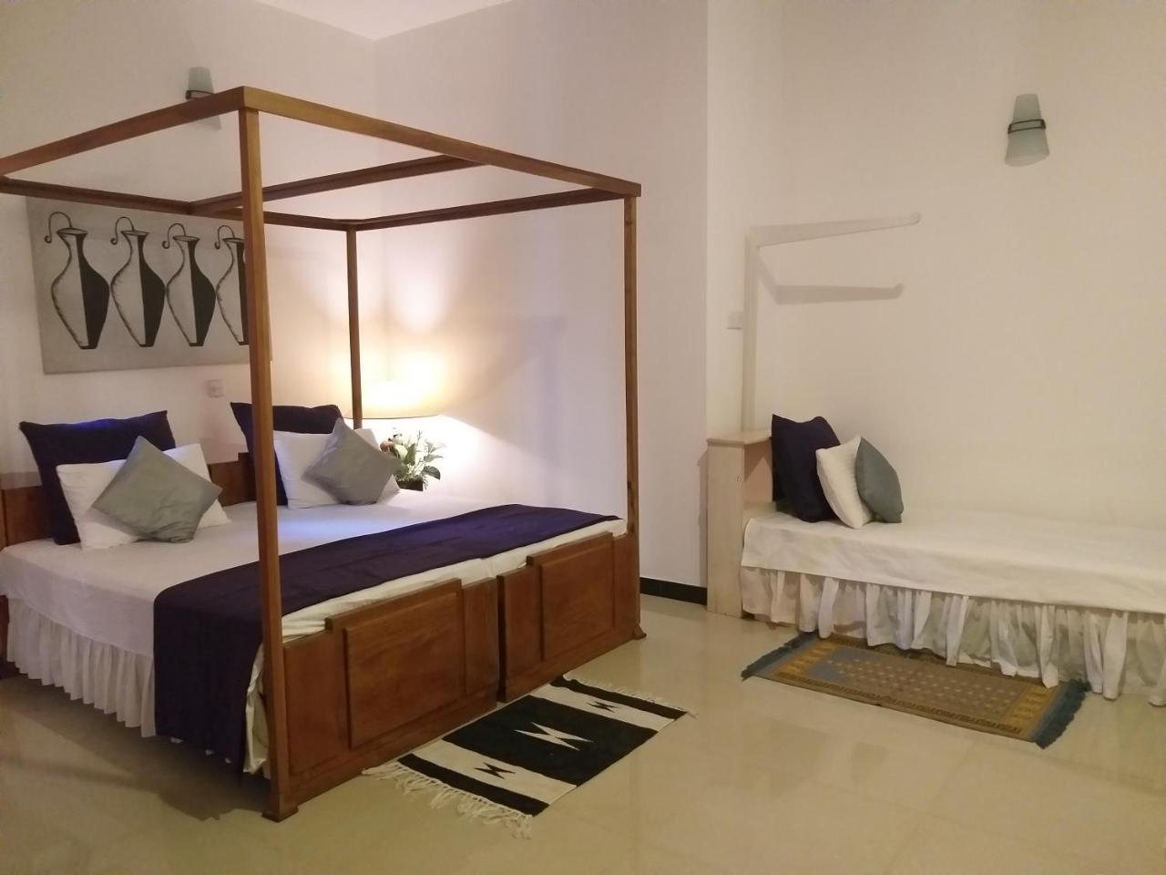Cosy Nest Home Stay Негомбо Екстериор снимка