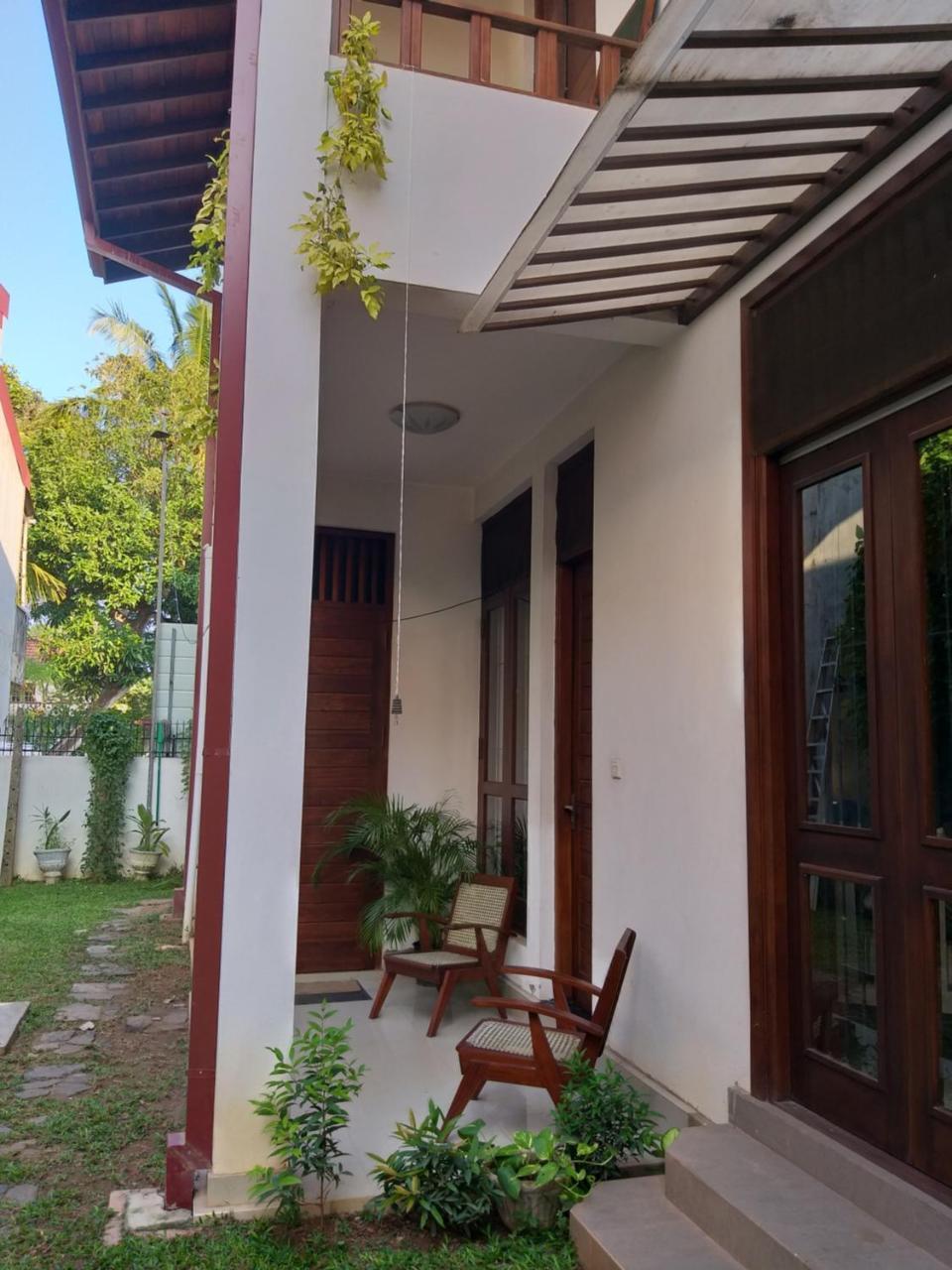 Cosy Nest Home Stay Негомбо Екстериор снимка
