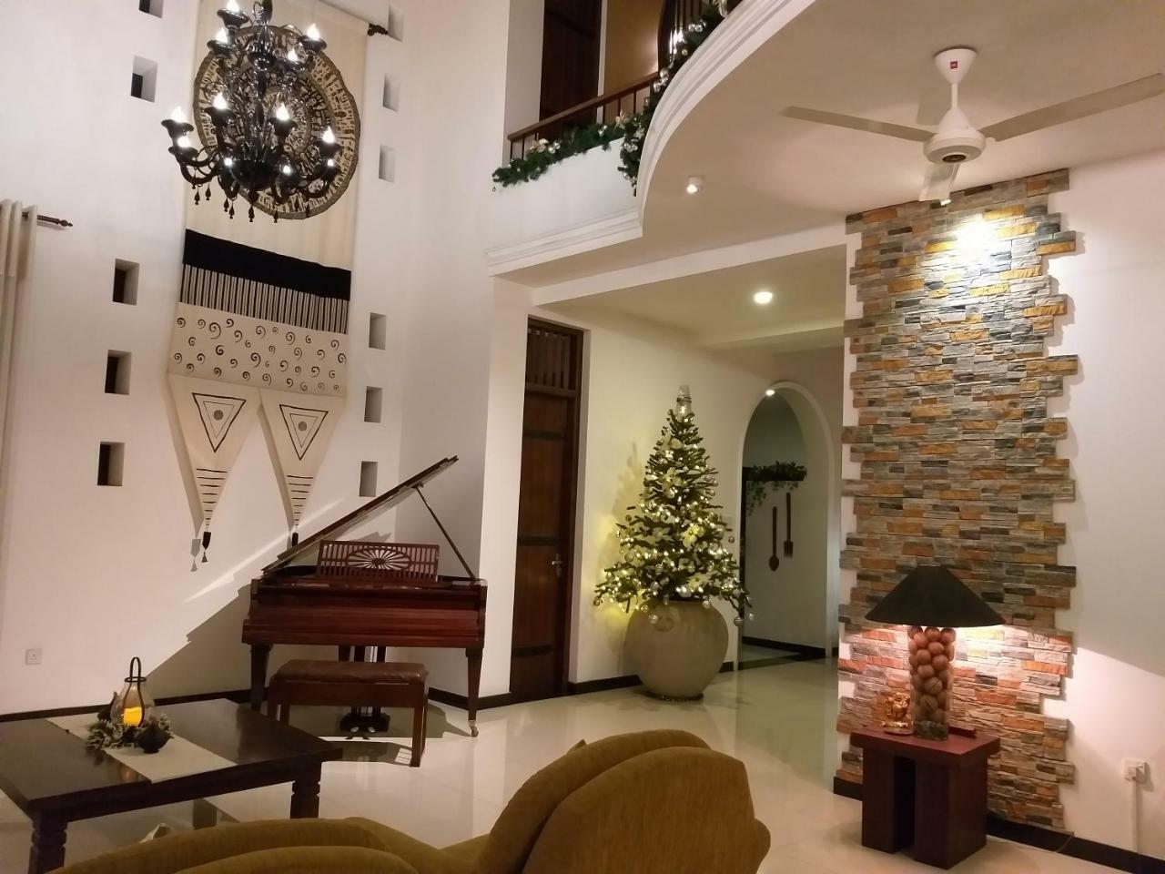 Cosy Nest Home Stay Негомбо Екстериор снимка